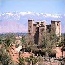 Skoura, vicino a Ouarzazate,  noto per il suo bel boschetto di palme e la sua kasbah, la kasbah Amerhidil.