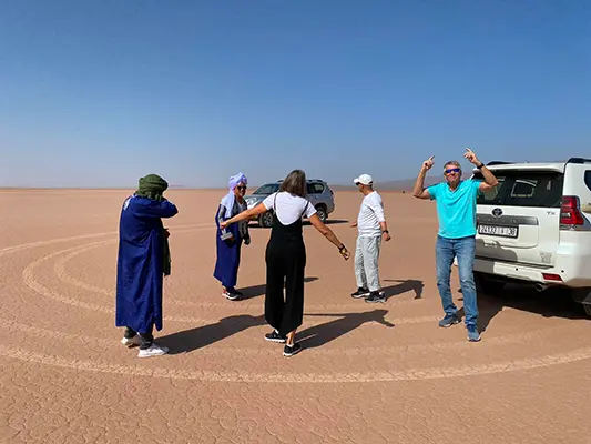 Nel mezzo del deserto di Tinghir con i nostri amici